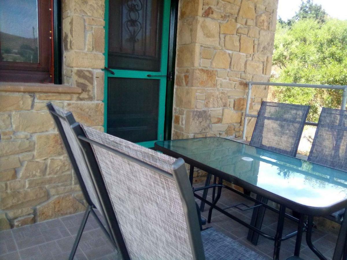Vila Stone House Of Panos Kornos Exteriér fotografie